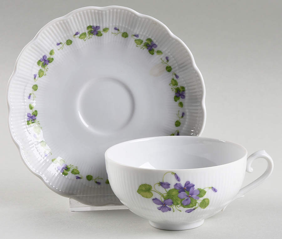Viola Flat Cup & Saucer Set by Kaiser-1