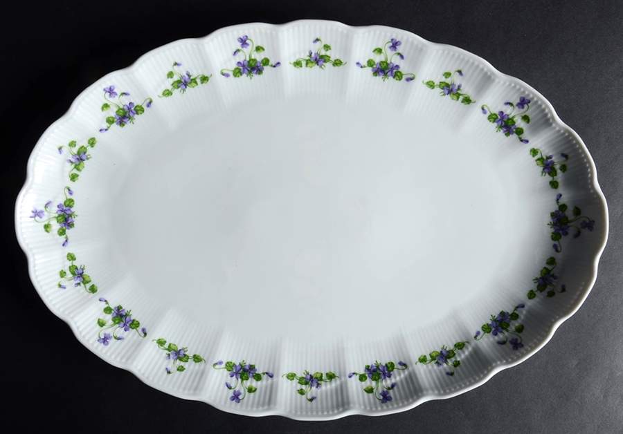Viola 14" Oval Serving Platter by Kaiser-1