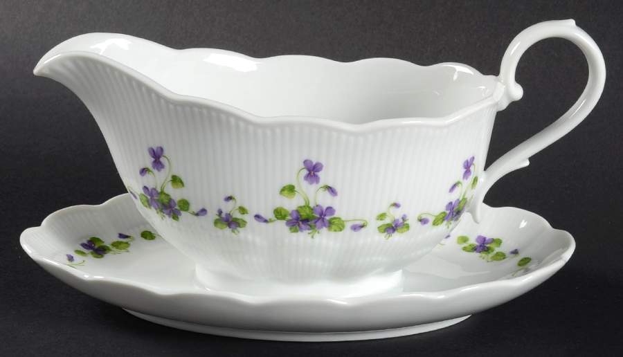 Viola Gravy Boat with Attached Underplate by Kaiser-1