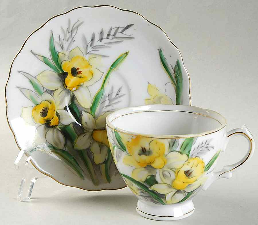 Birthday Floral Series Footed Cup & Saucer Set by Kasuga-1