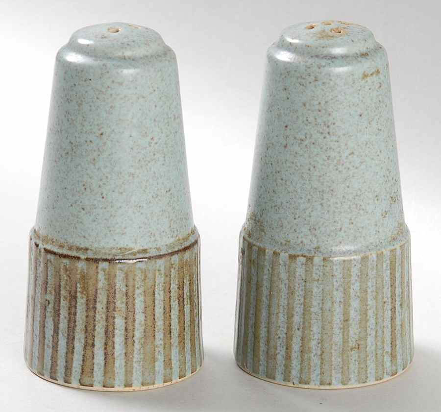 Patio Blue Salt & Pepper Set by Kasuga-1