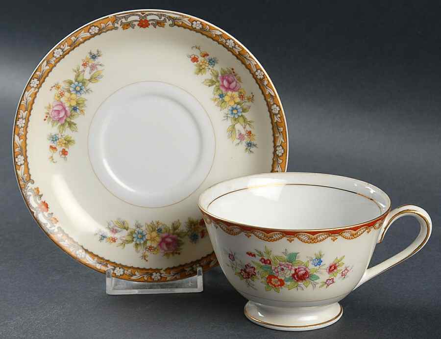 KIK1 Footed Cup & Saucer Set by Kikusui-1