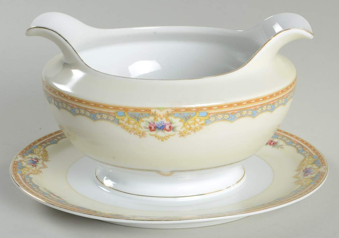 KIK18 Gravy Boat with Attached Underplate by Kikusui-1