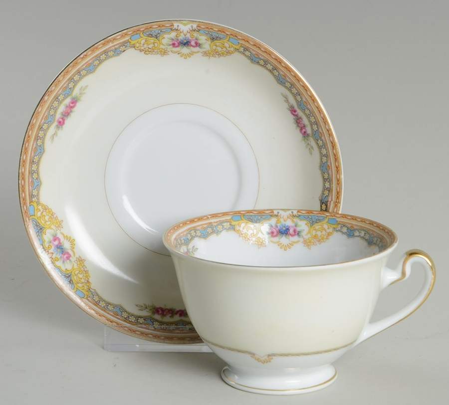 KIK18 Footed Cup & Saucer Set by Kikusui-1