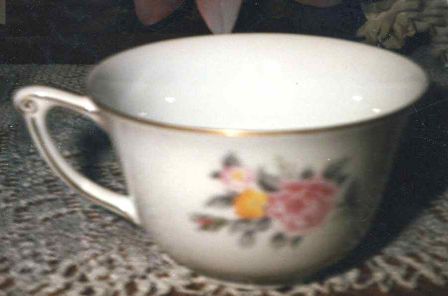 KIN1 Footed Cup by Kingswood-1