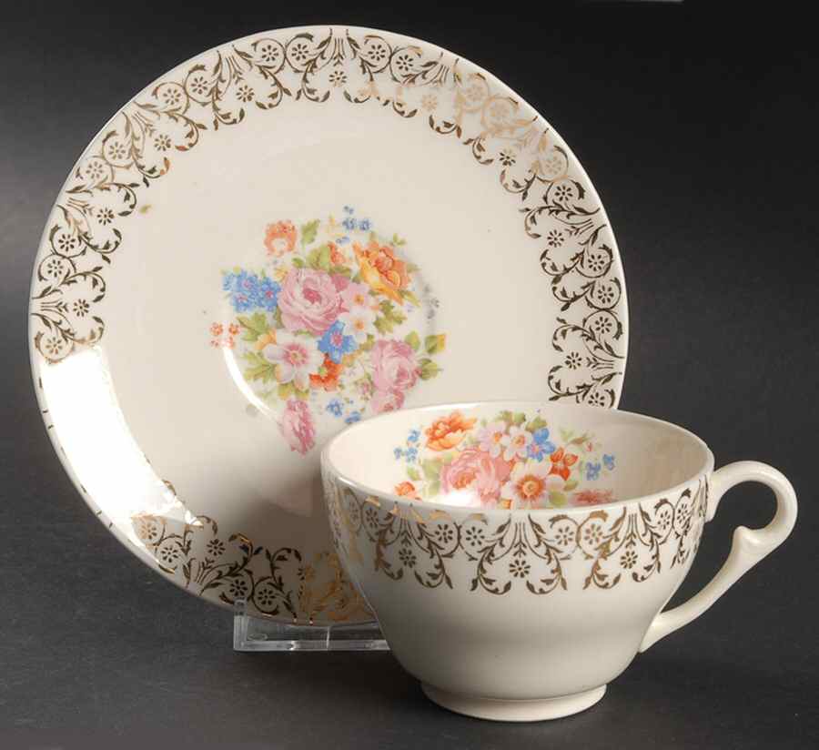 0205 Saucer by Edwin Knowles-1