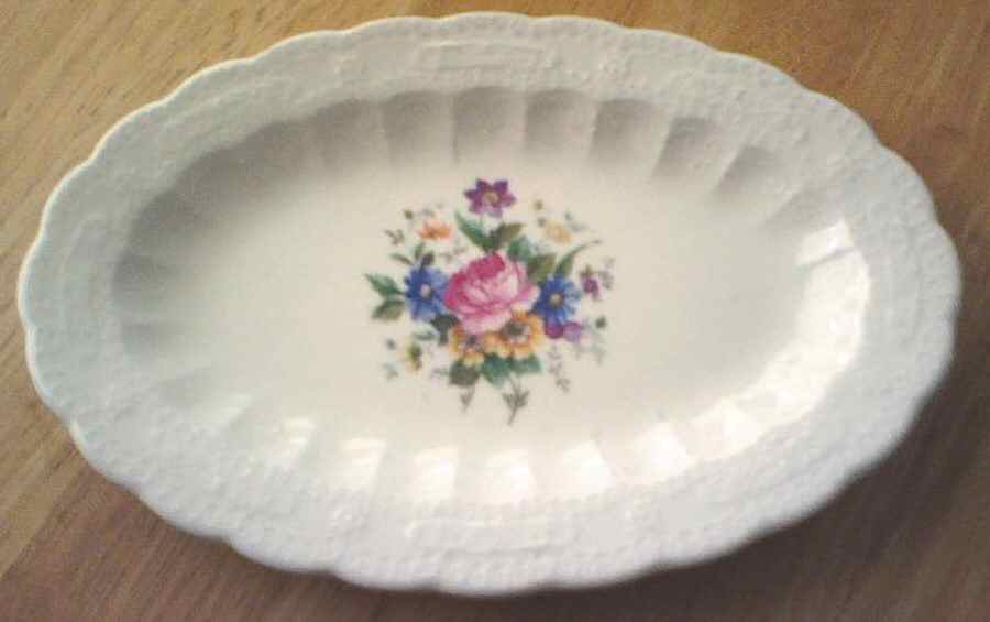 607-0 Underplate for Gravy Boat by Edwin Knowles-1