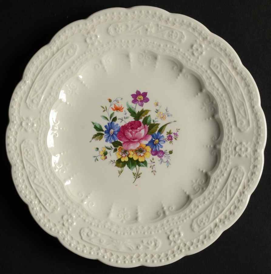 607-0 Bread & Butter Plate by Edwin Knowles-1