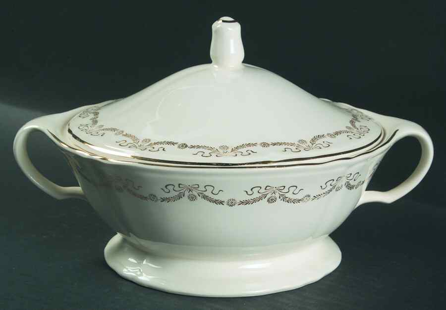 KNO10 Round Covered Vegetable by Edwin Knowles-1