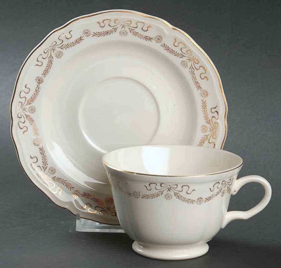 KNO10 Footed Cup & Saucer Set by Edwin Knowles-1