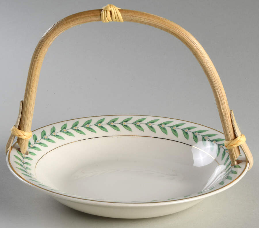 KNO103 7''-7 1/4'' Basket W/Bamboo Handle HC by Edwin Knowles-1
