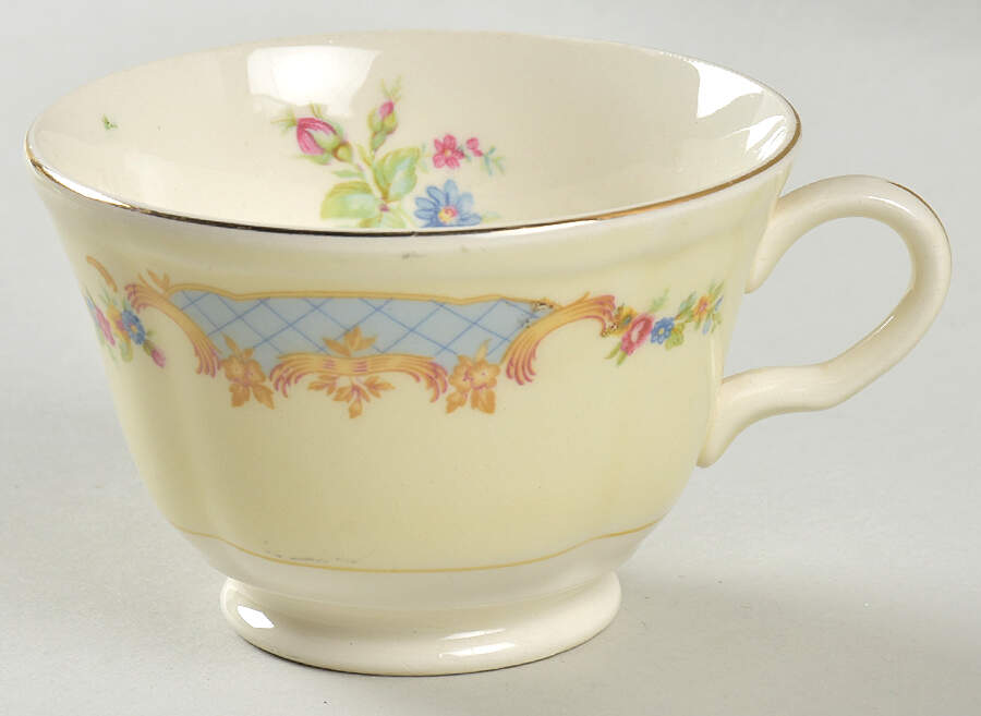 KNO106 Footed Cup by Edwin Knowles-1