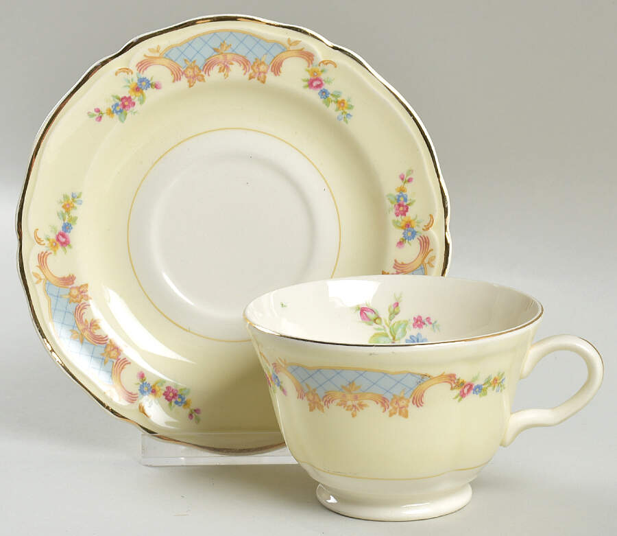 KNO106 Footed Cup & Saucer Set by Edwin Knowles-1