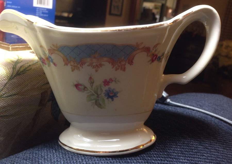 KNO106 Creamer by Edwin Knowles-1