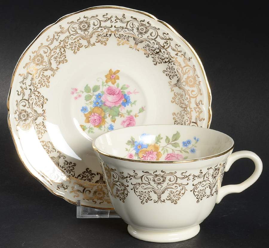 KNO109 Footed Cup & Saucer Set by Edwin Knowles-1