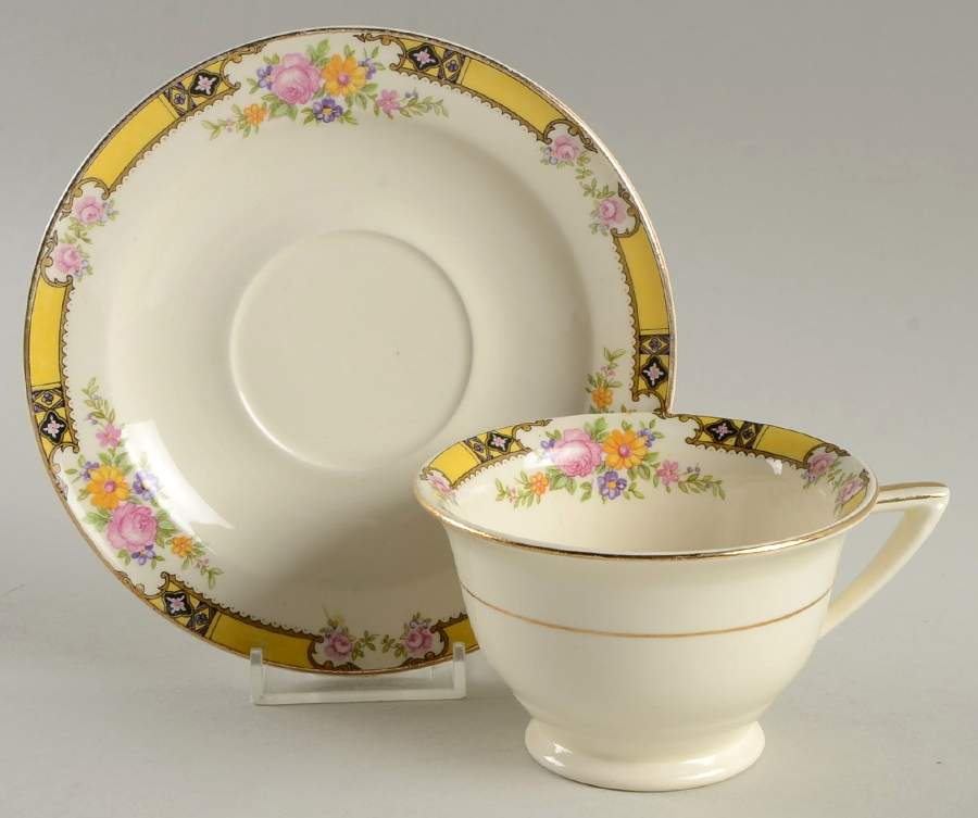 402E1 Footed Cup & Saucer Set by Edwin Knowles-1