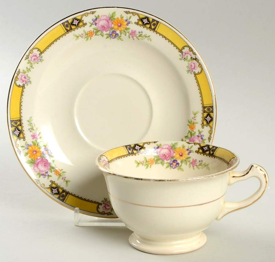 402E1 Footed Cup & Saucer Set by Edwin Knowles-1