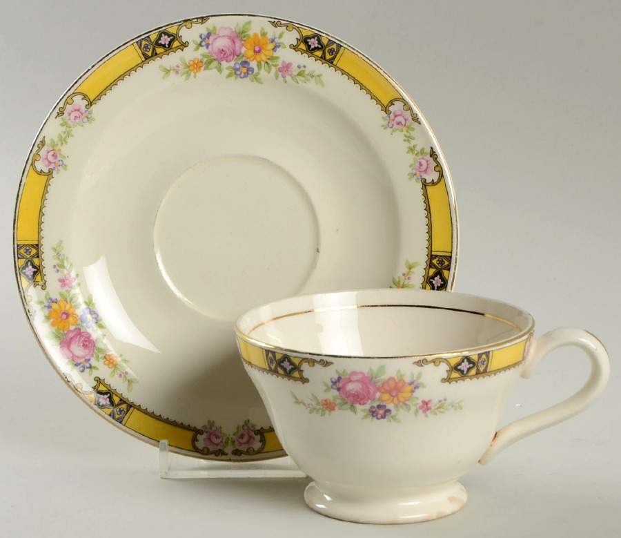 402E1 Footed Cup & Saucer Set by Edwin Knowles-1