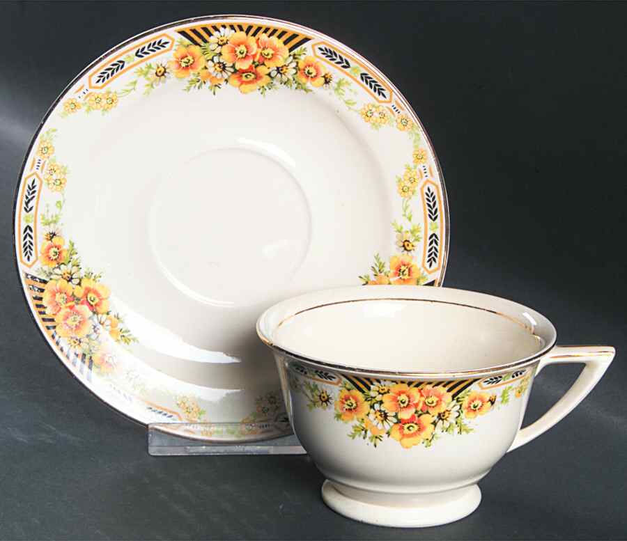 797E1 Footed Cup & Saucer Set by Edwin Knowles-1