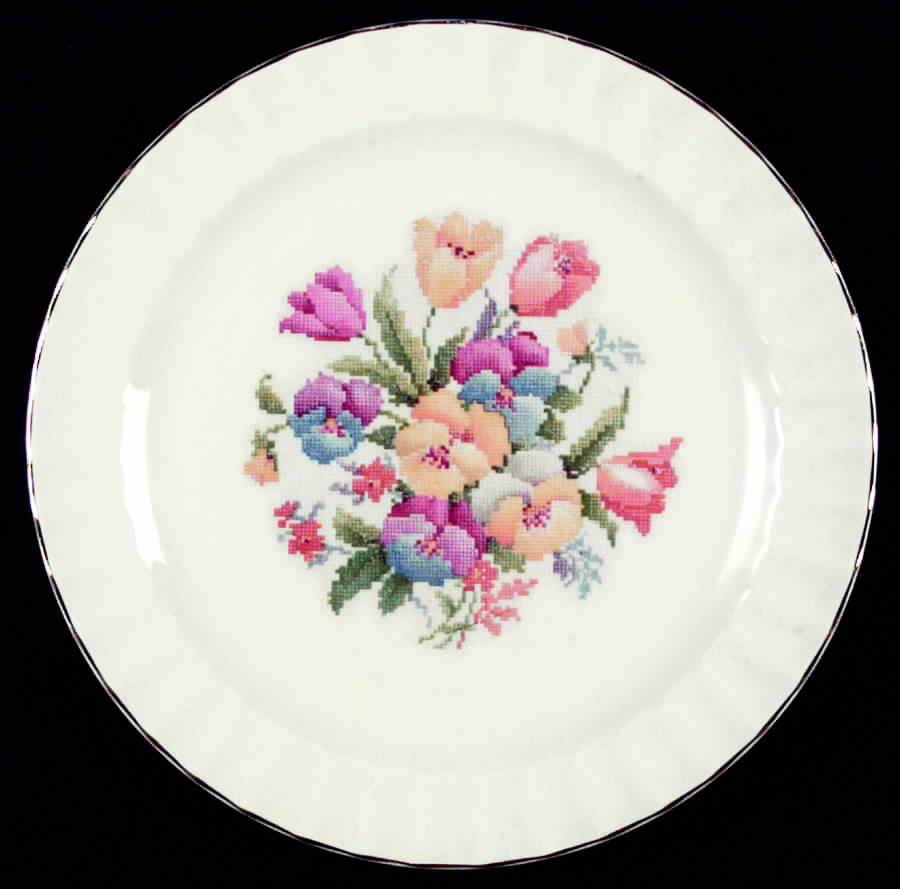 KNO13 Luncheon Plate by Edwin Knowles-1