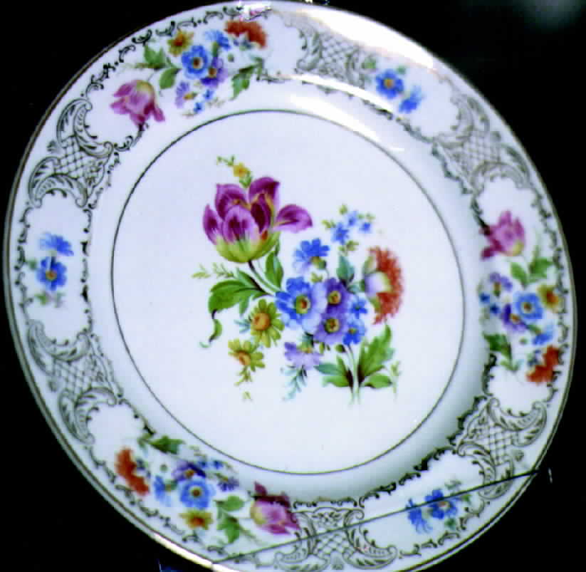 Royalty Dinner Plate by Edwin Knowles-1