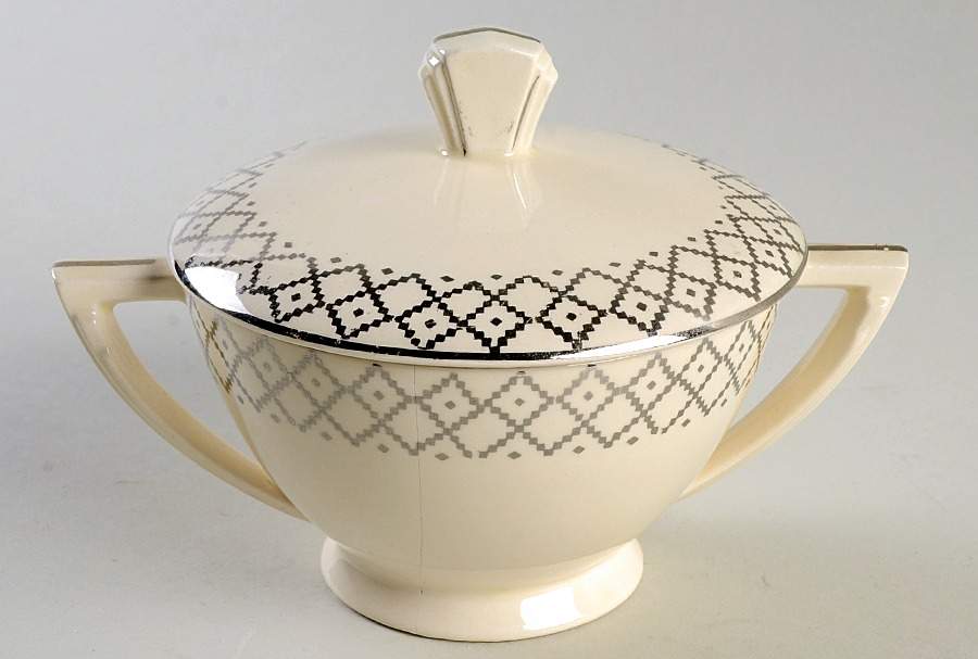 KNO155 Sugar Bowl & Lid by Edwin Knowles-1