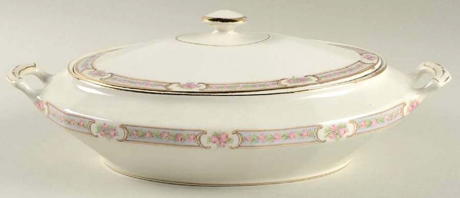 KNO166 Oval Covered Vegetable by Edwin Knowles-1