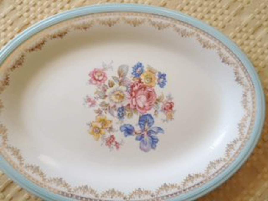 KNO167 12" Oval Serving Platter by Edwin Knowles-1