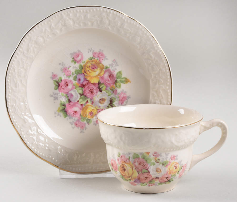 KNO2 Flat Cup & Saucer Set by Edwin Knowles-1