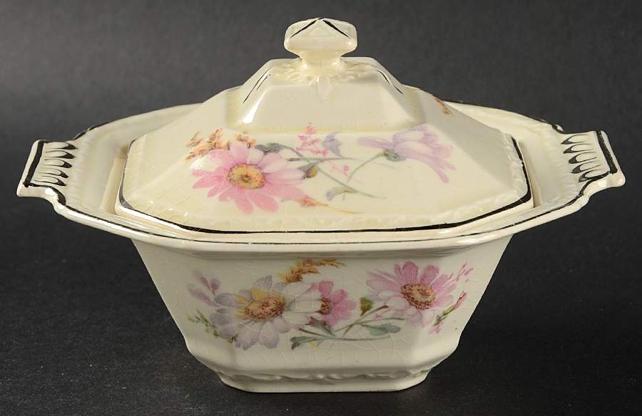 KNO20 Sugar Bowl & Lid by Edwin Knowles-1
