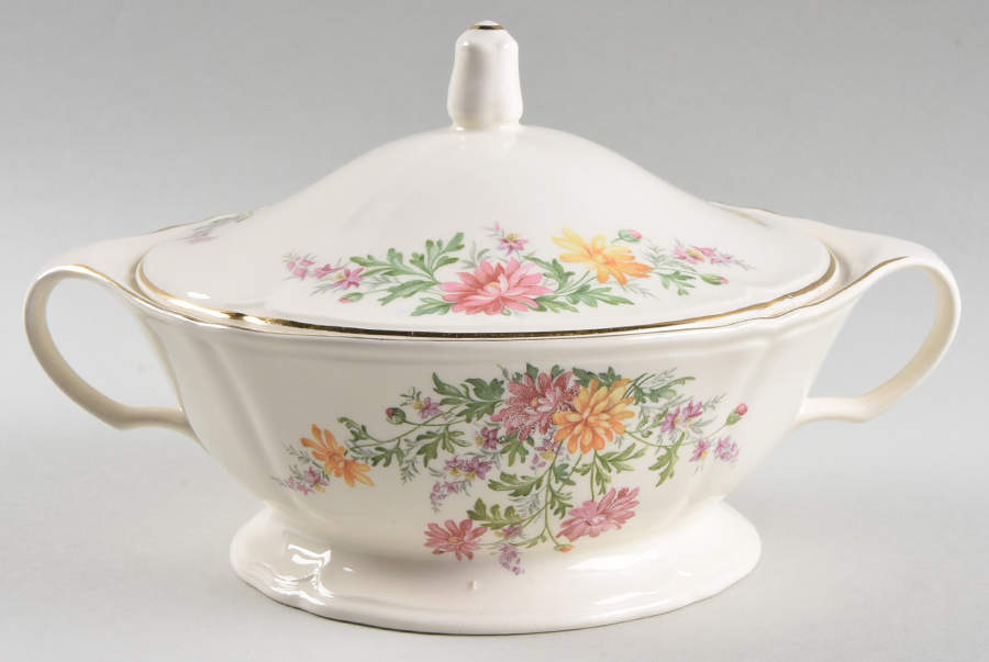 KNO203 Round Covered Vegetable by Edwin Knowles-1
