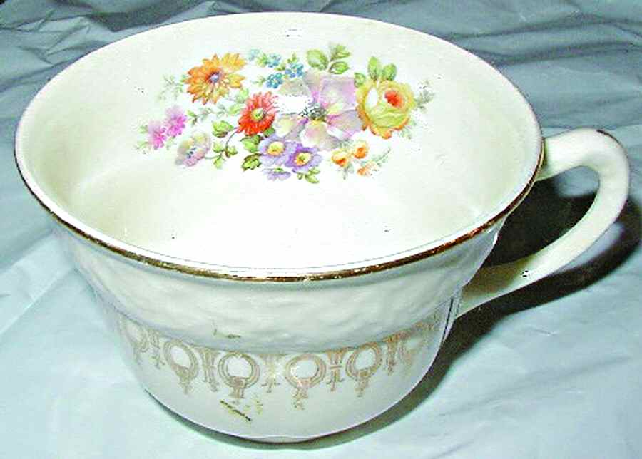 S1307E1 Footed Cup by Edwin Knowles-1