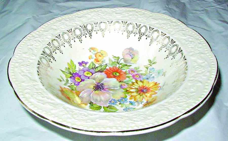 S1307E1 9" Round Vegetable Bowl by Edwin Knowles-1