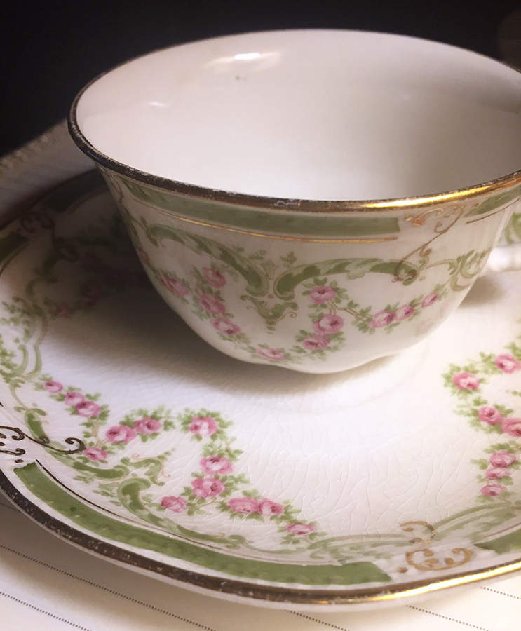 KNO249 Flat Cup & Saucer Set by Edwin Knowles-1