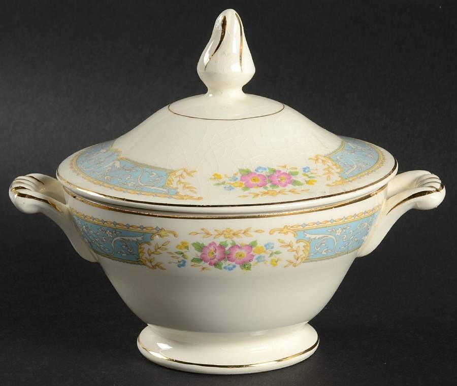82681 Sugar Bowl & Lid by Edwin Knowles-1