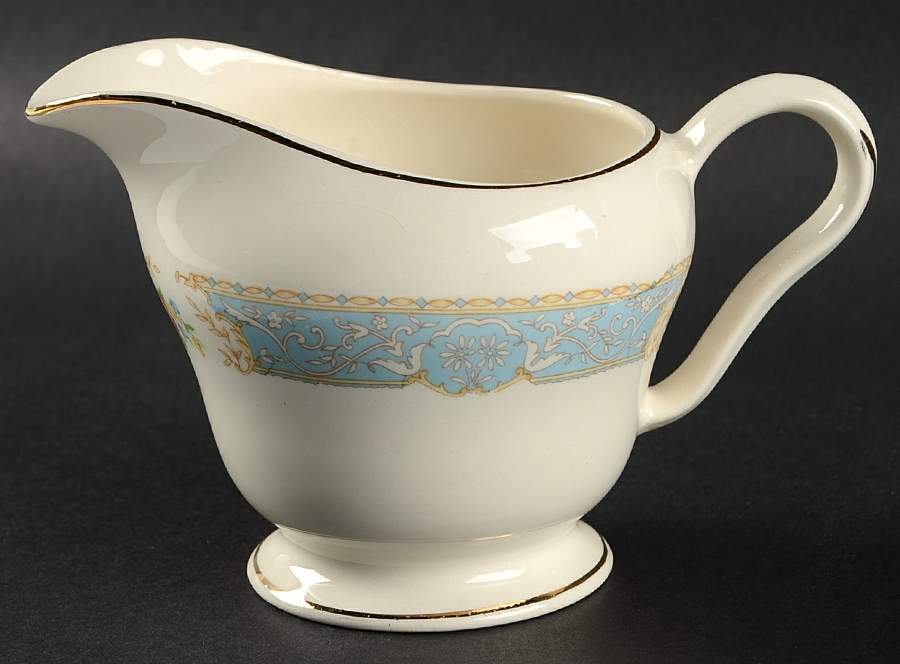 82681 Creamer by Edwin Knowles-1