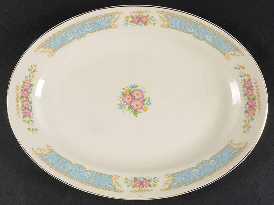82681 11" Oval Serving Platter by Edwin Knowles-1