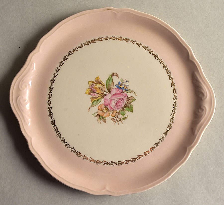 KNO253 Handled Cake Plate by Edwin Knowles-1