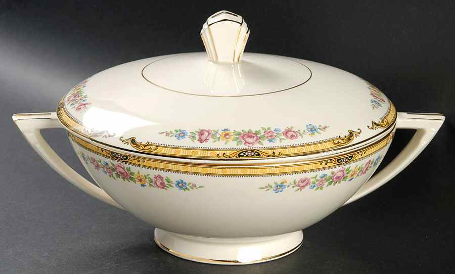 59031 Round Covered Vegetable by Edwin Knowles-1
