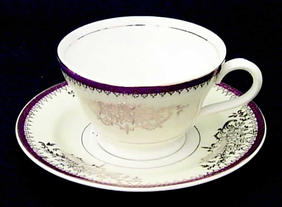 KNO291 Footed Cup & Saucer Set by Edwin Knowles-1