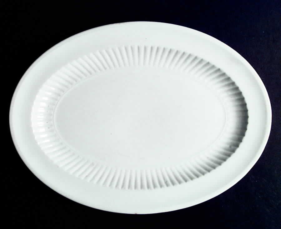 KNO306 14" Oval Serving Platter by Edwin Knowles-1