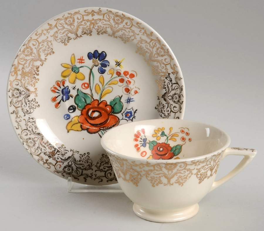 KNO307 Footed Cup & Saucer Set by Edwin Knowles-1