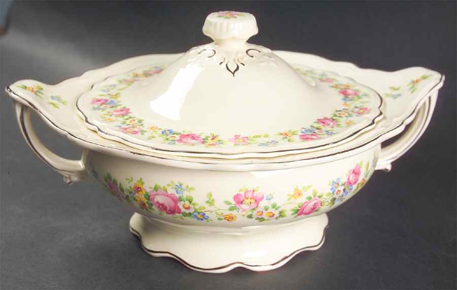 304C1 Round Covered Vegetable by Edwin Knowles-1