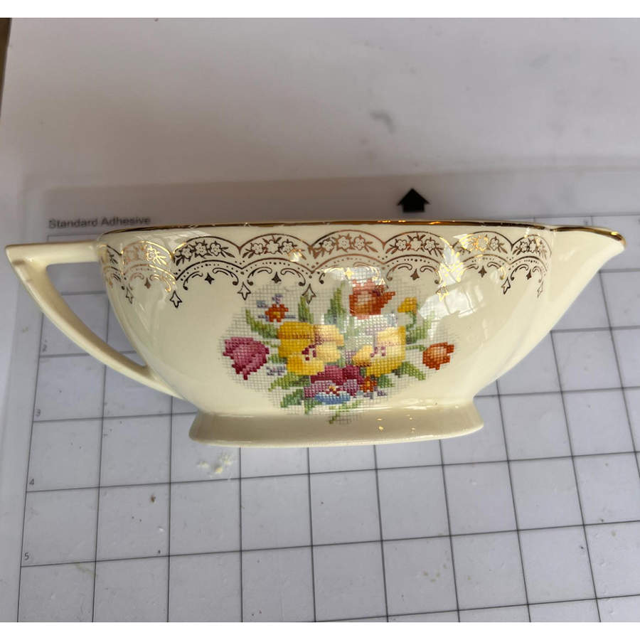 KNO76 Gravy Boat by Edwin Knowles-1