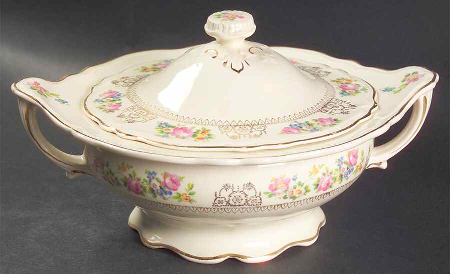 331E1 Round Covered Vegetable by Edwin Knowles-1