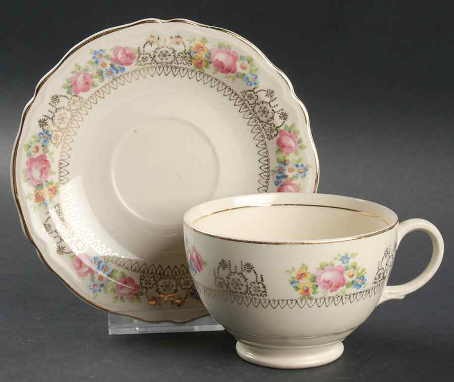 331E1 Footed Cup & Saucer Set by Edwin Knowles-1