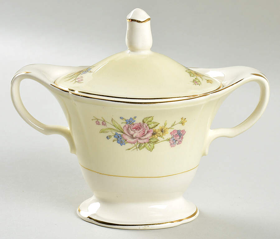 Williamsburg Sugar Bowl & Lid by Edwin Knowles-1
