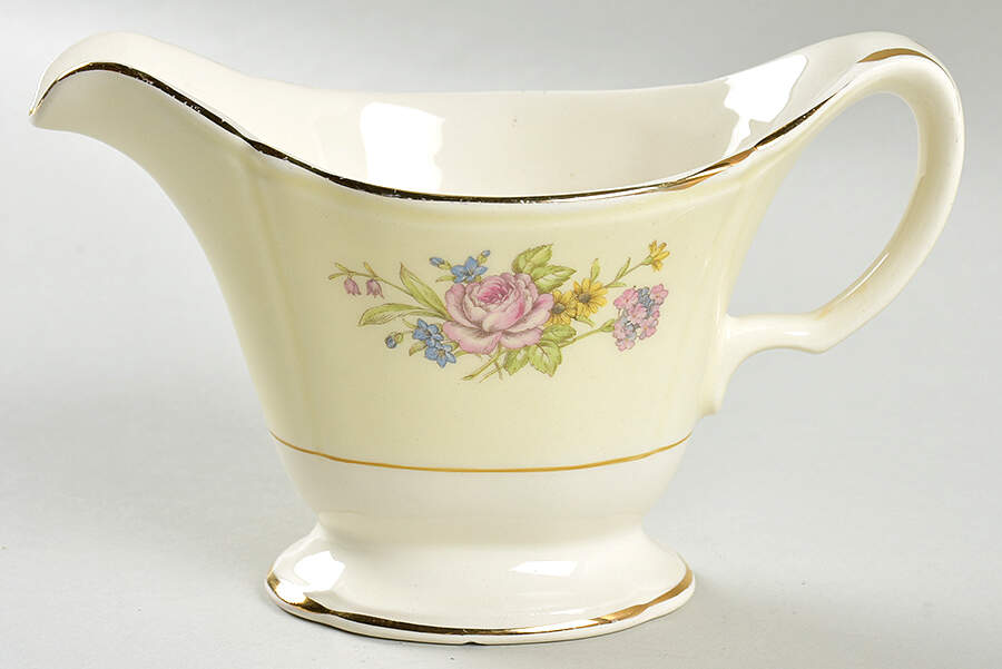 Williamsburg Creamer by Edwin Knowles-1