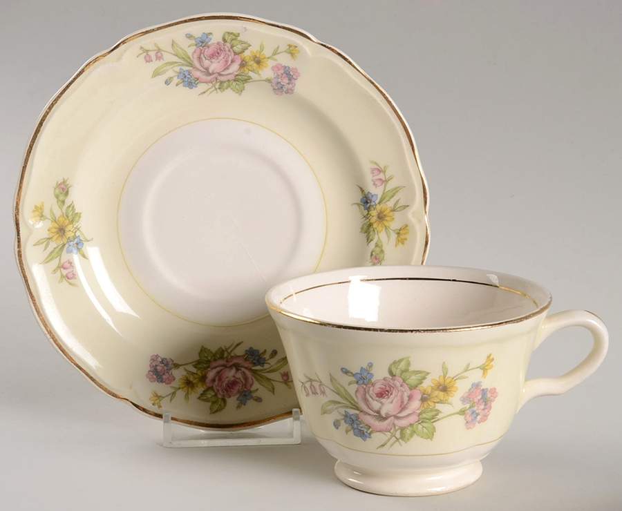 Williamsburg Footed Cup & Saucer Set by Edwin Knowles-1