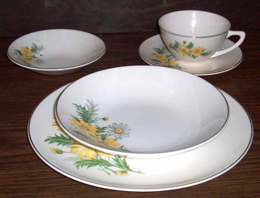 X4011 Coupe Cereal Bowl by Edwin Knowles-1